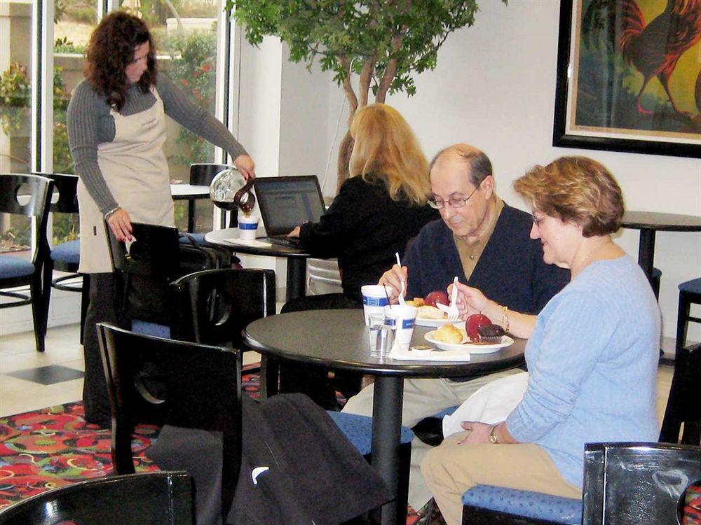 Hampton Inn & Suites Mooresville Étterem fotó